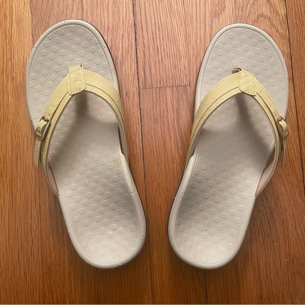 Vionic Sandals NWOT